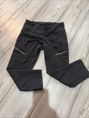 Lululemon Run: Your Heart Out Crop Black size 6